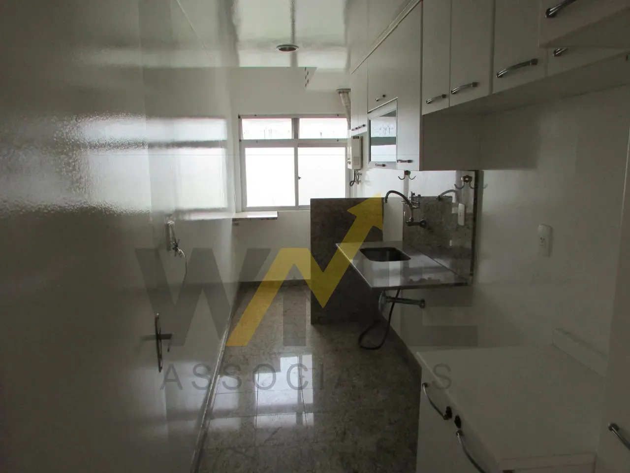Apartamento de 2 quartos em condomínio com academia