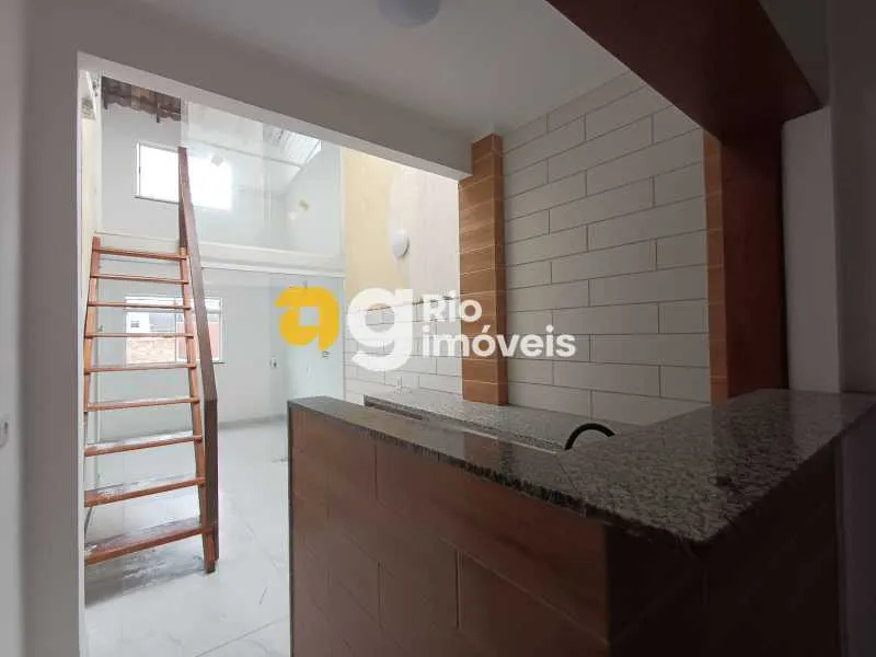 2-bedroom apartment with open-plan kitchen and 1 parking spot — photo 2