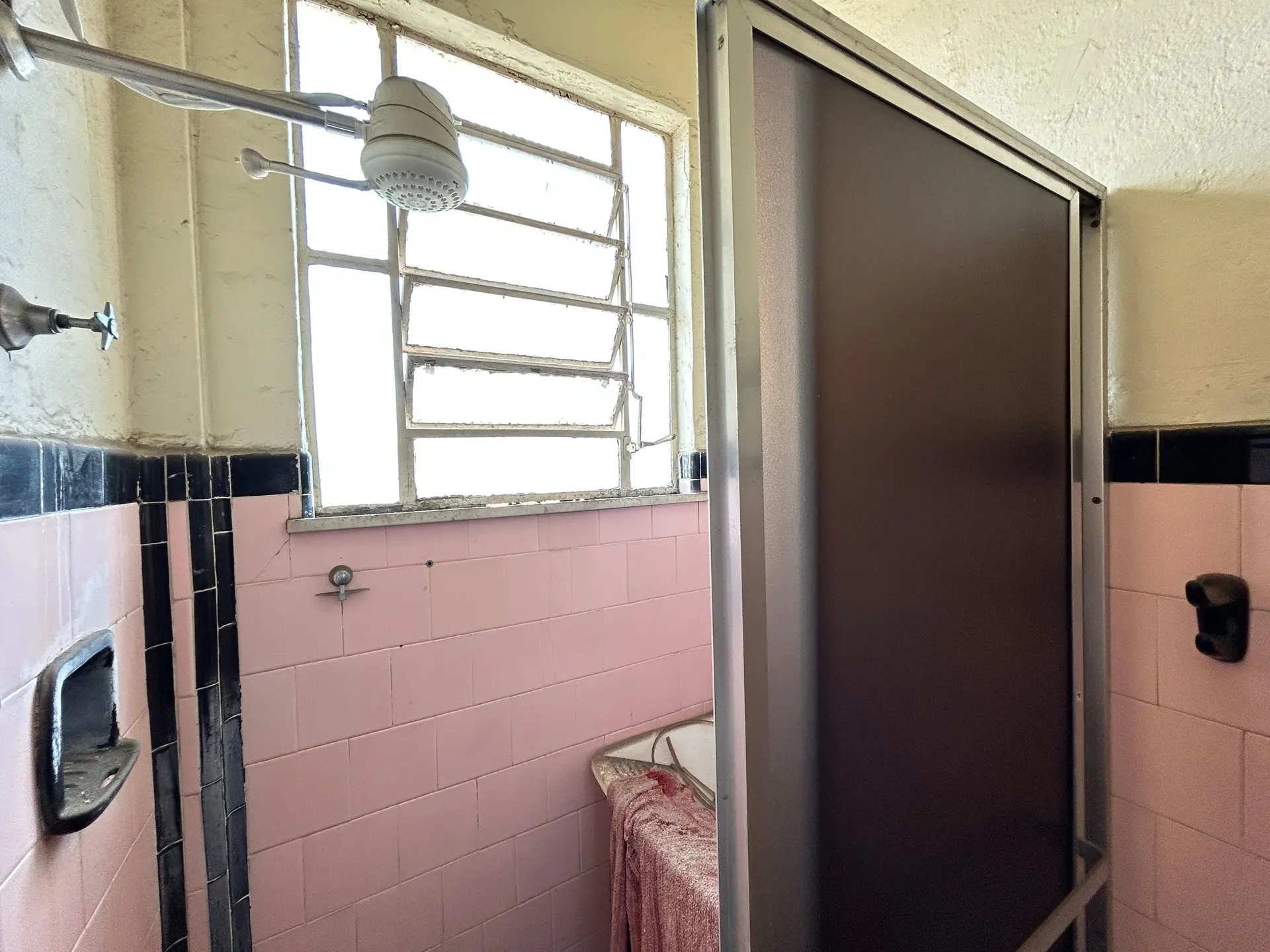 Apartamento sin amueblar con 1 dormitorio y suelo cerámico — photo 17