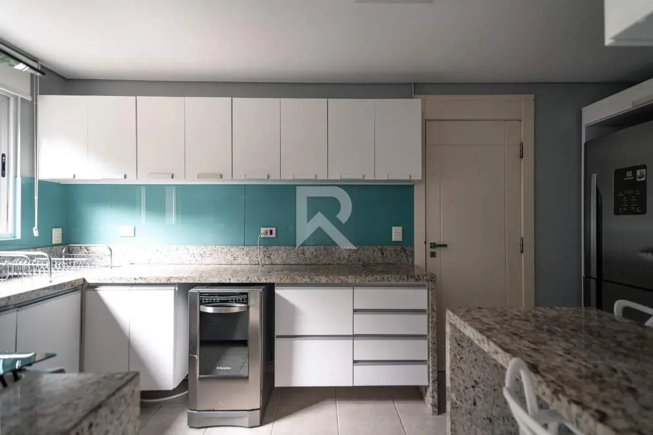 Casa con 4 suites y balcón con parrilla, 464 m² — photo 21
