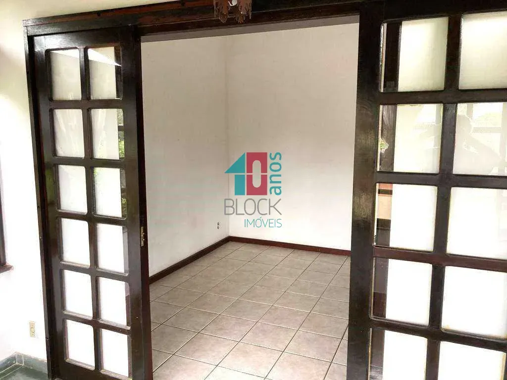 Casa de condomínio com 4 quartos e varanda com churrasqueira — photo 15