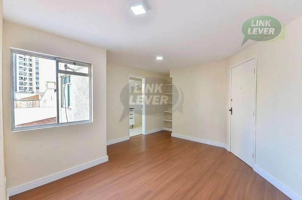 65 m² 1-bedroom apartment with fitted kitchen cabinets