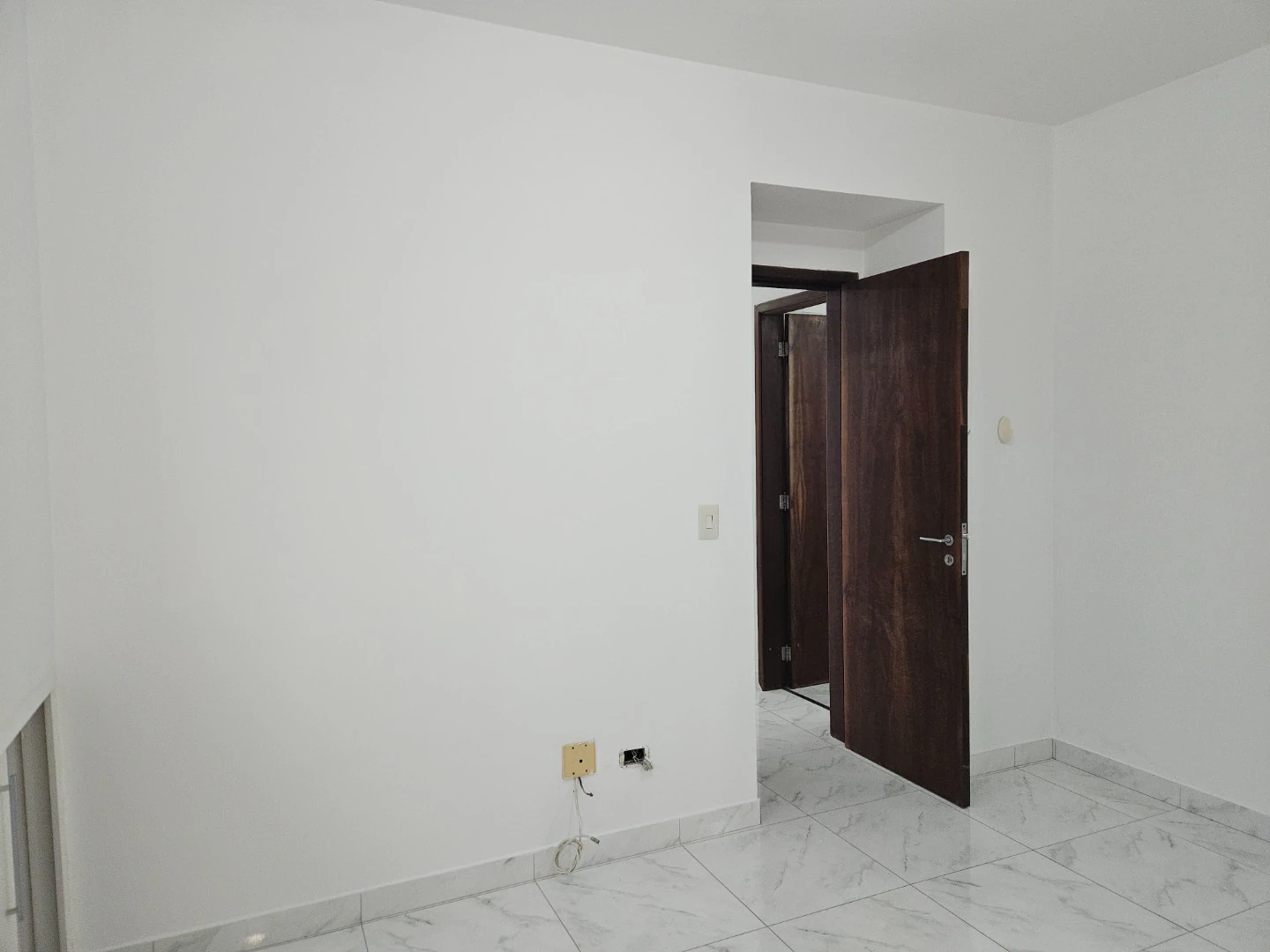 2-bedroom rental apartment with open-plan kitchen — photo 7