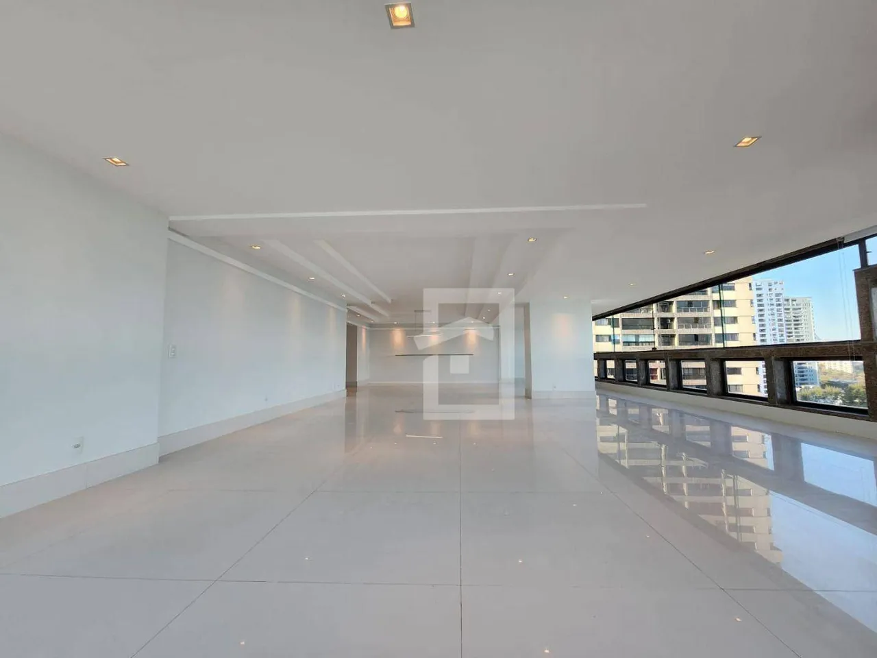 4-bedroom apartment with 315 m² and 5 bathrooms — photo 13