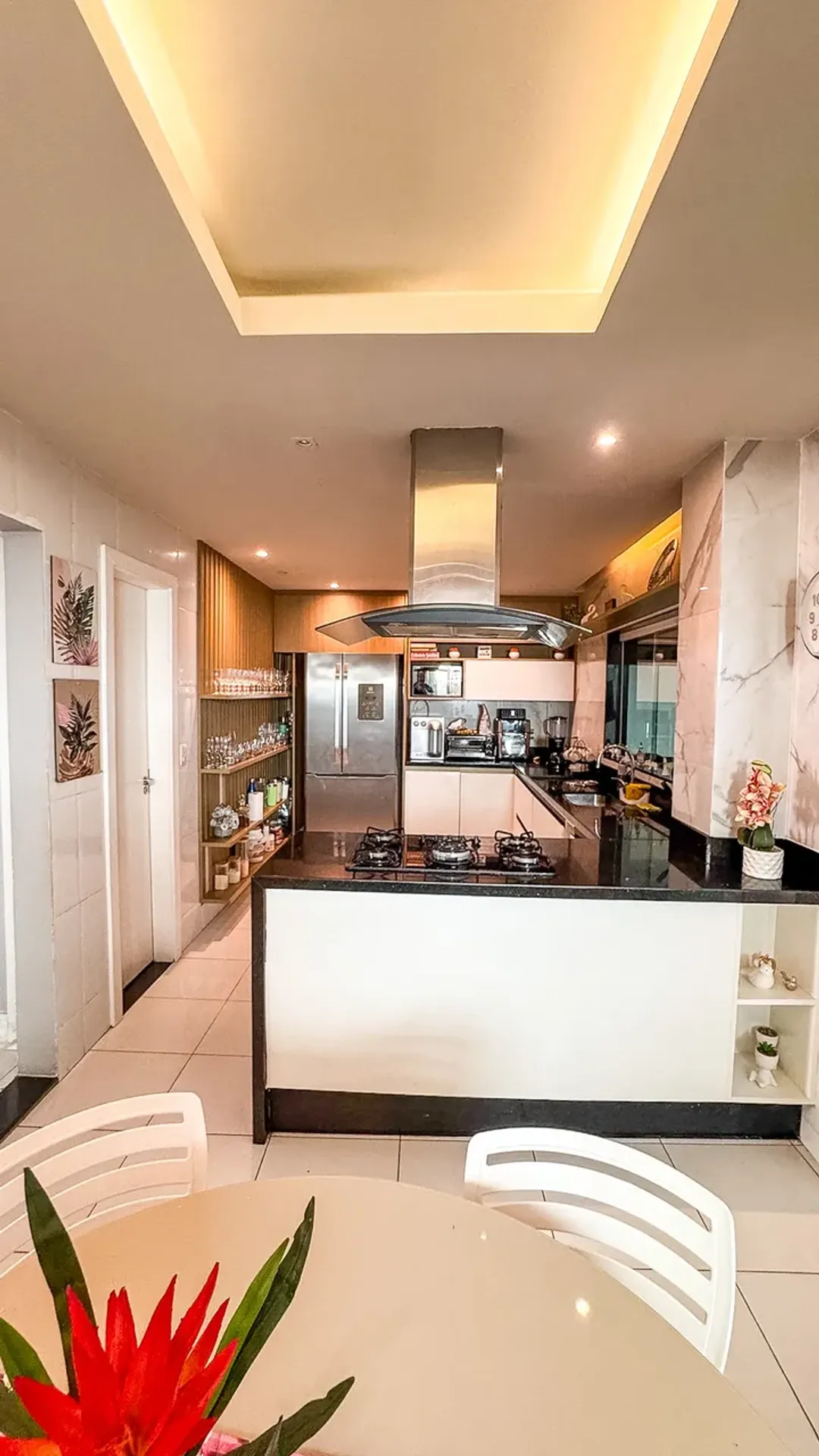 Casa com 4 quartos e 5 banheiros e cozinha integrada — photo 23