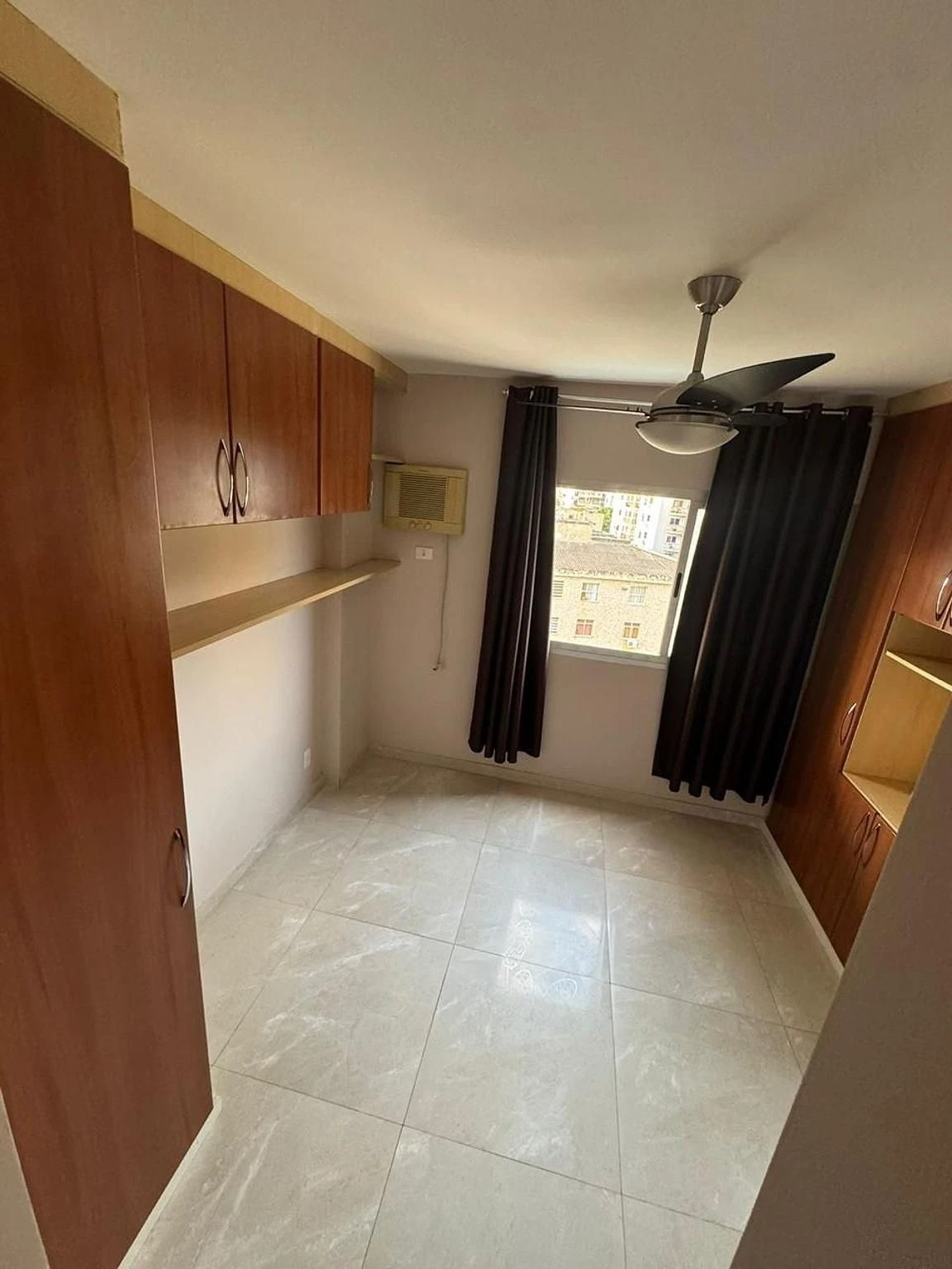Apartment with 3 bedrooms and 4 bathrooms, balcony sink — photo 11