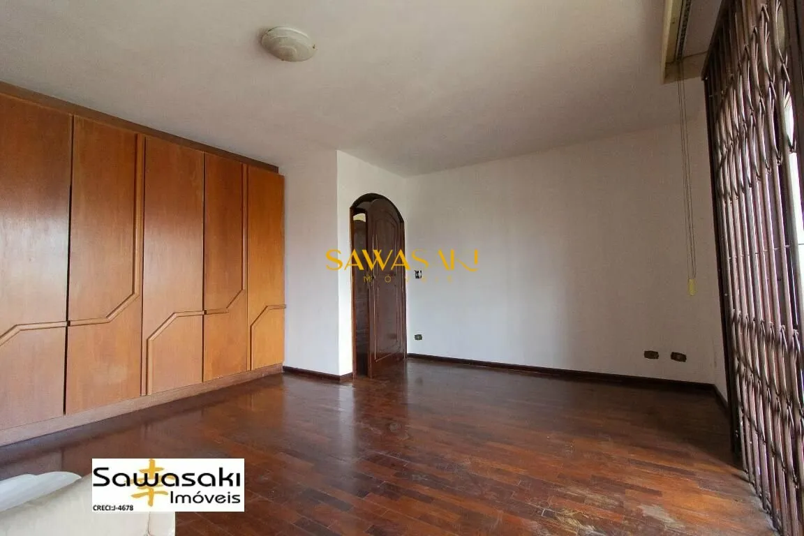 House with 8 bedrooms, 4 en-suites and private garden — photo 10
