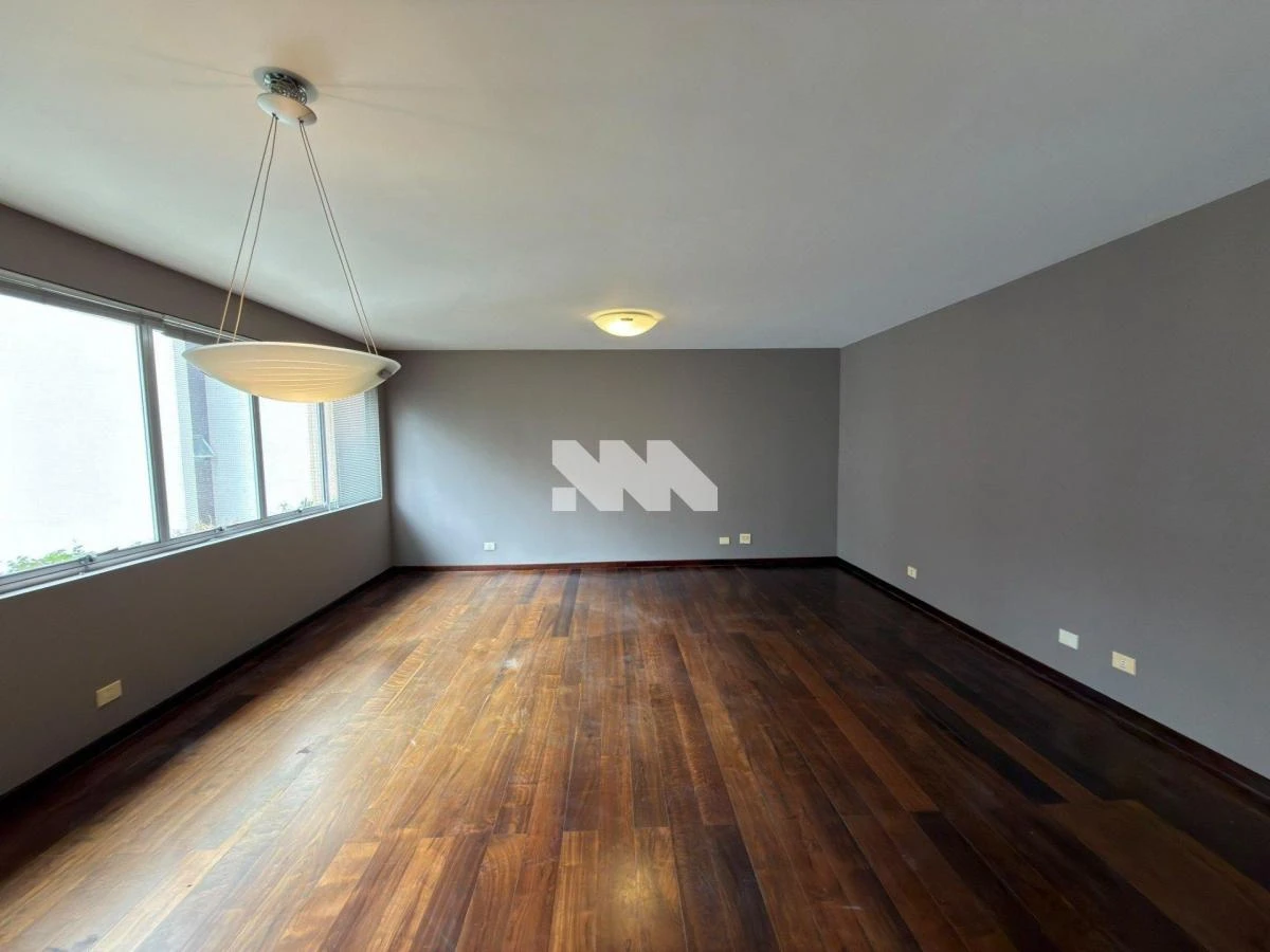 Rental apartment with a closed kitchen and gas stove — photo 31