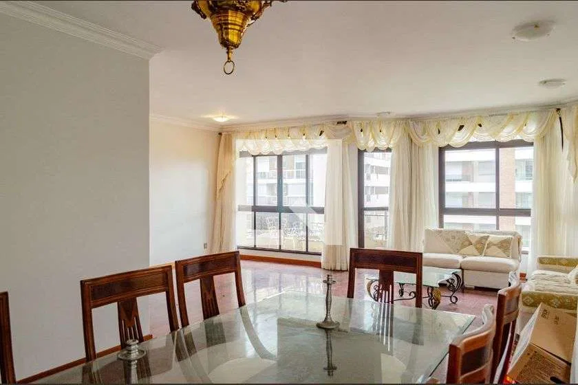 3-bedroom apartment with suite and 2 parking spaces