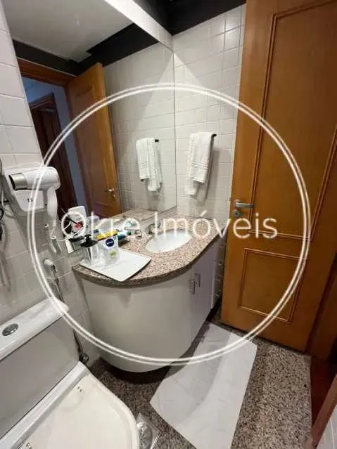 Furnished 1-bedroom flat with open-plan kitchen and parking — photo 4
