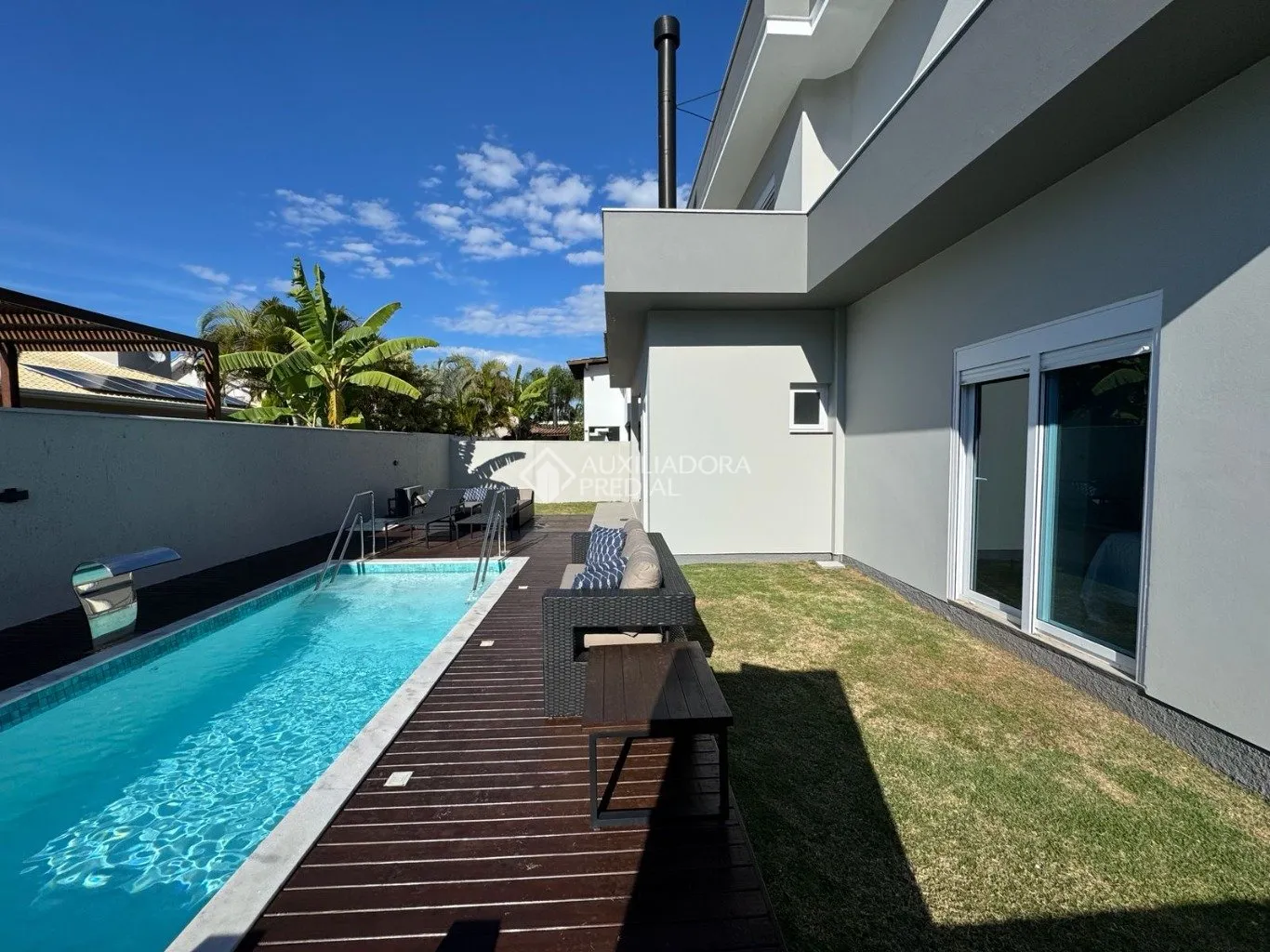 Furnished house with 4 en-suite bedrooms and private garden — photo 51