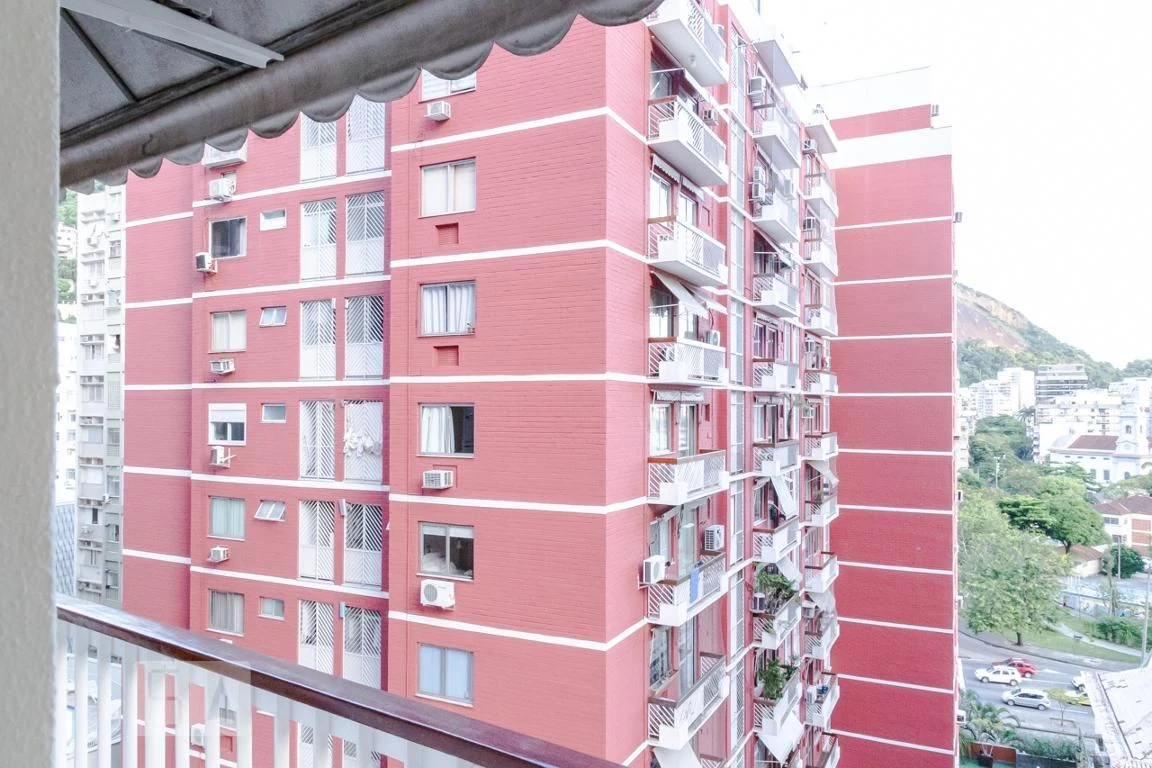 Furnished 2-bedroom apartment with a glassed-in balcony — photo 38