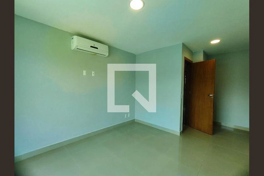 Rental apartment with 4 en-suite bedrooms and 350 m² — photo 17