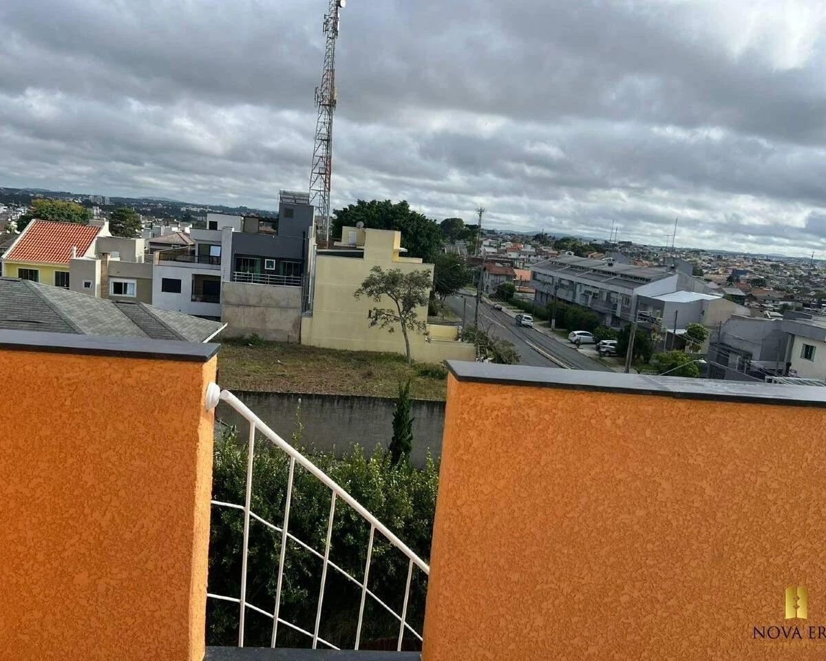Будинок з кухнею відкритого планування та балконом — photo 17