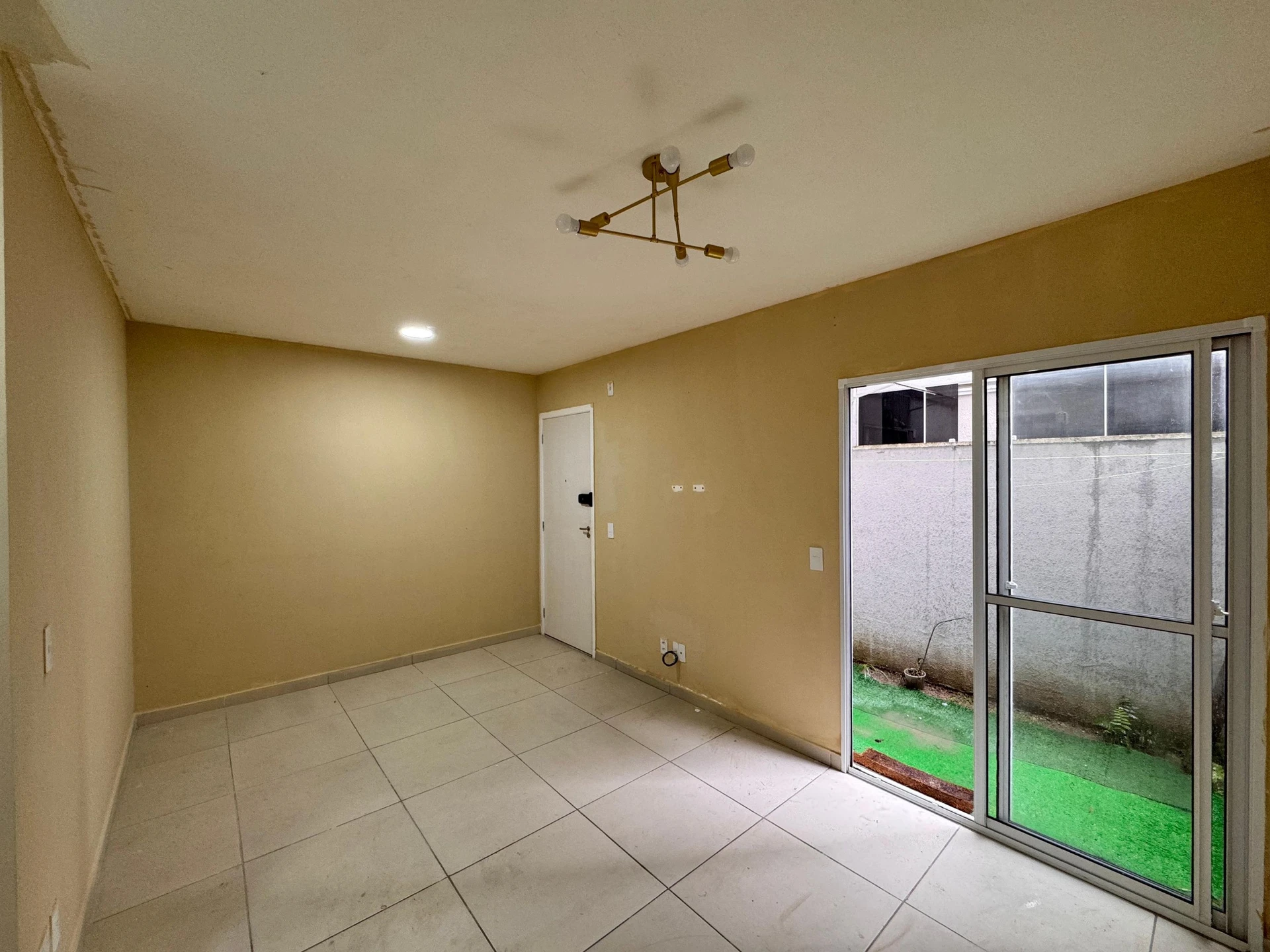 Apartamento de 2 quartos em condomínio com piscina — photo 3