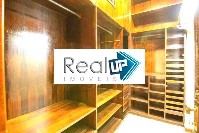 172 m² apartment with 3 bedrooms and a dedicated laundry area — photo 19