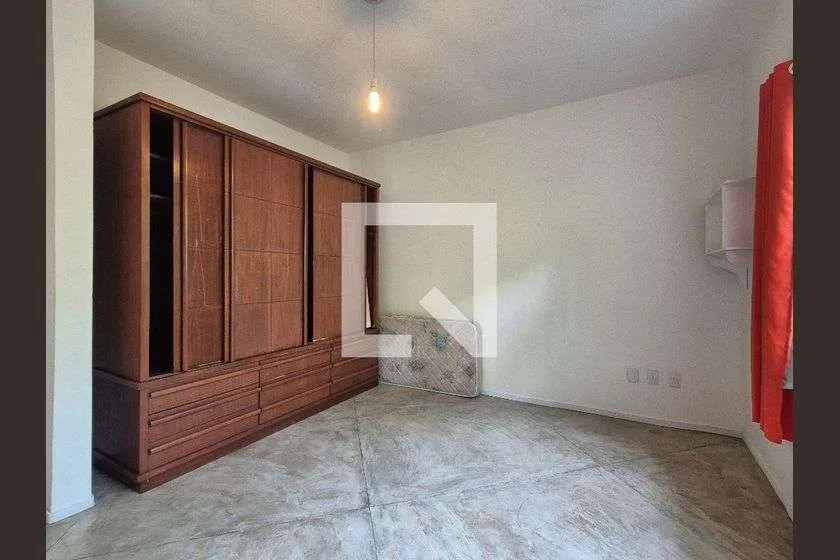 Casa de 3 quartos com 2 vagas e pets permitidos — photo 7