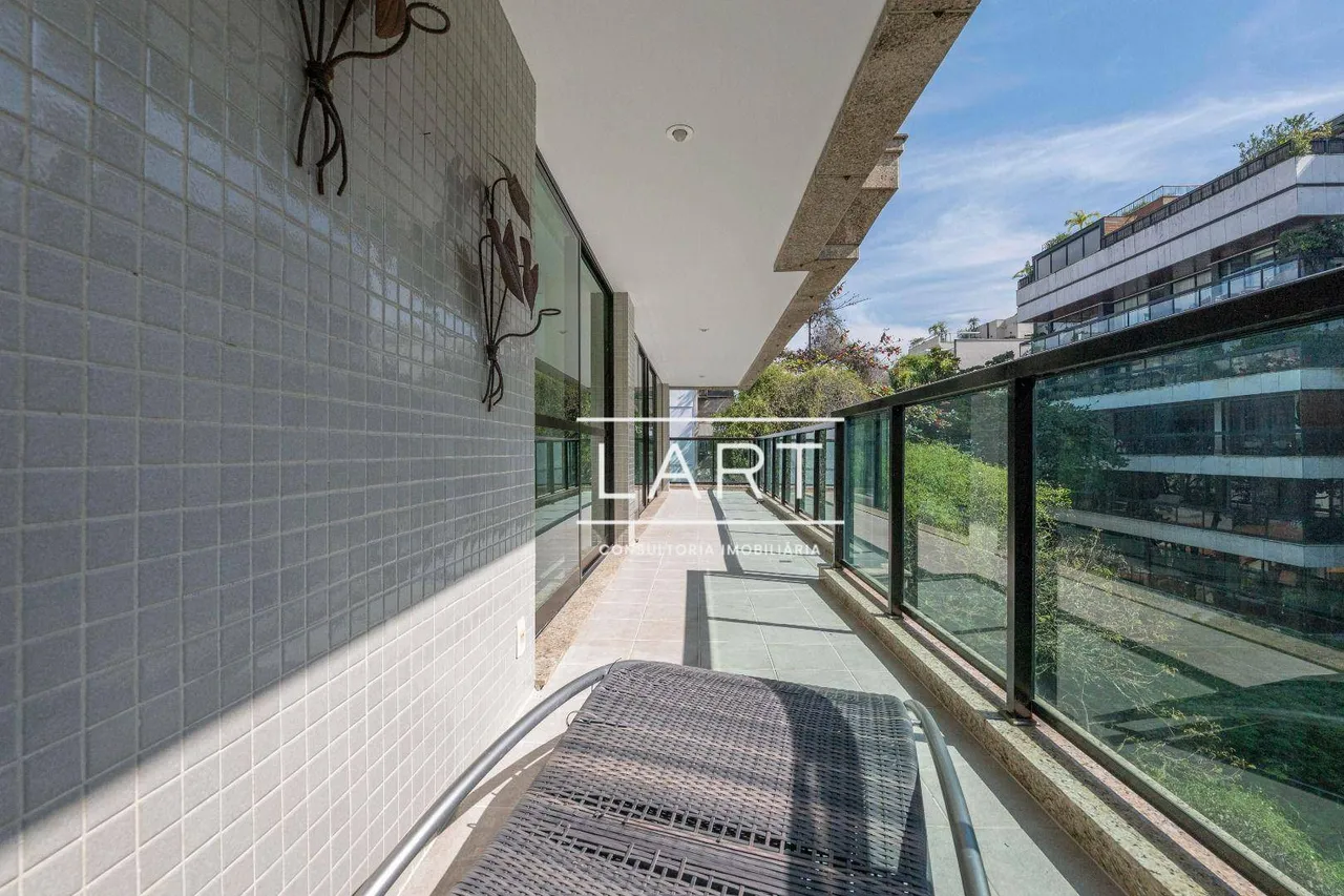 Apartamento com 3 quartos e armários embutidos — photo 18