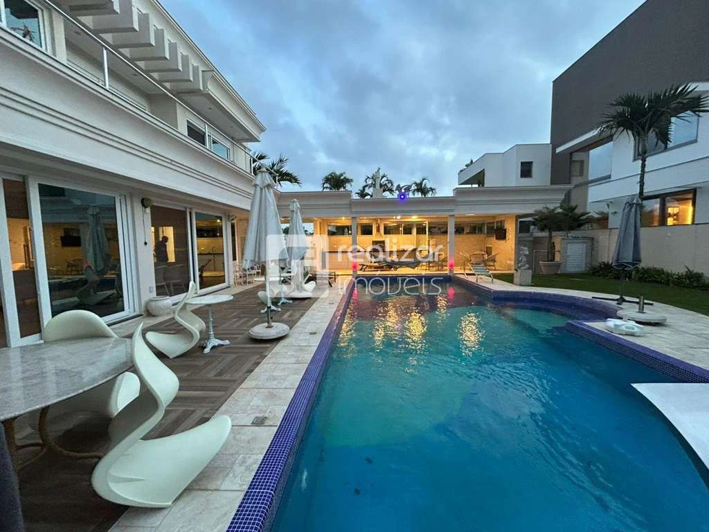 Casa com 7 quartos e 900 m² com 8 vagas — photo 2