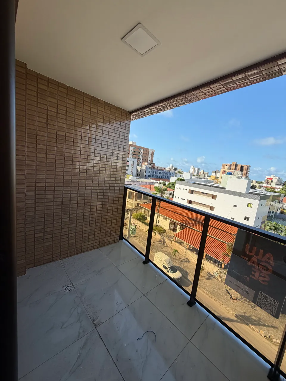 2-bedroom apartment with 2 baths, balcony and parking