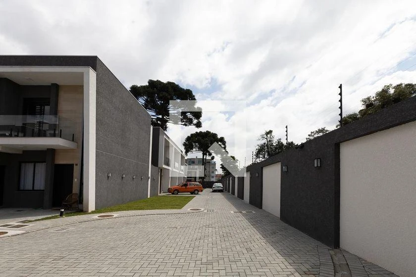 House for rent with 3 bedrooms, 3 baths and 104 m²