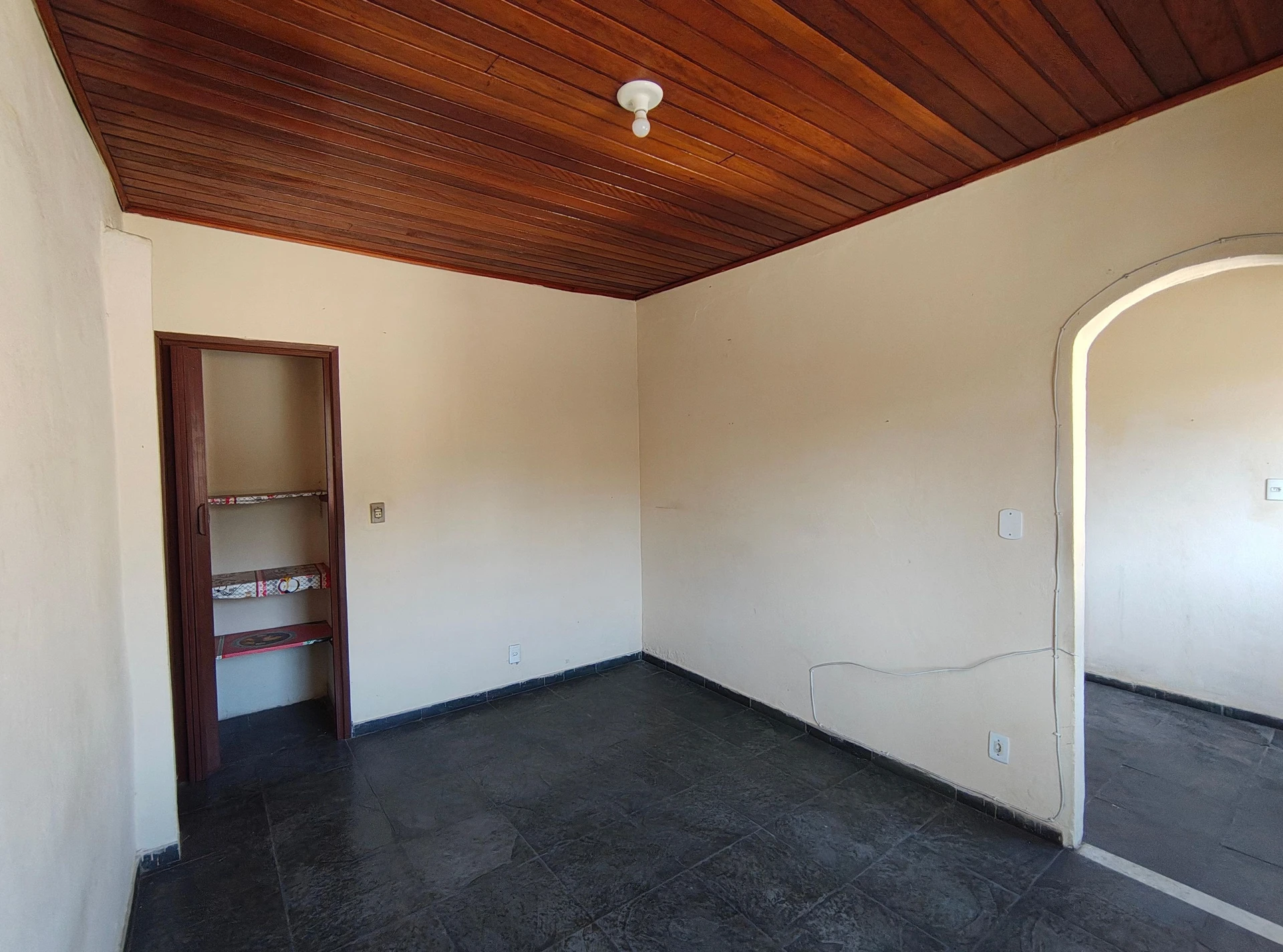 Rental house with 1 bedroom, 1 bathroom, no parking — photo 11