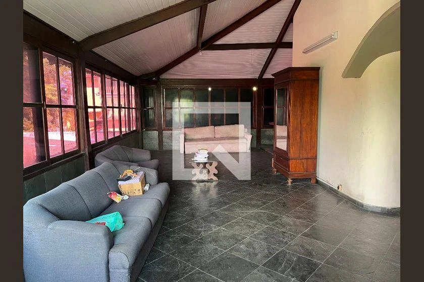 Furnished house with 5 bedrooms and 700 m² — photo 20
