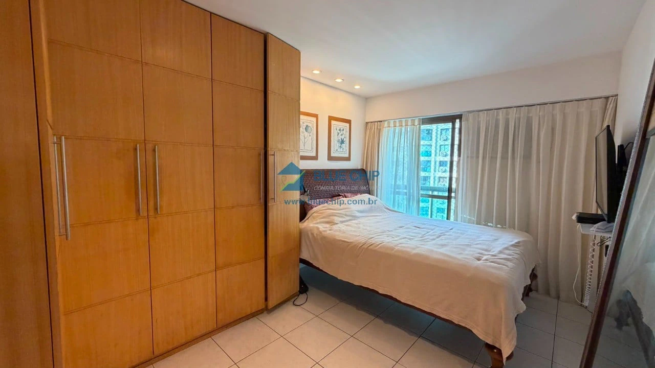 Furnished 3-bedroom apartment with enclosed balcony — photo 6