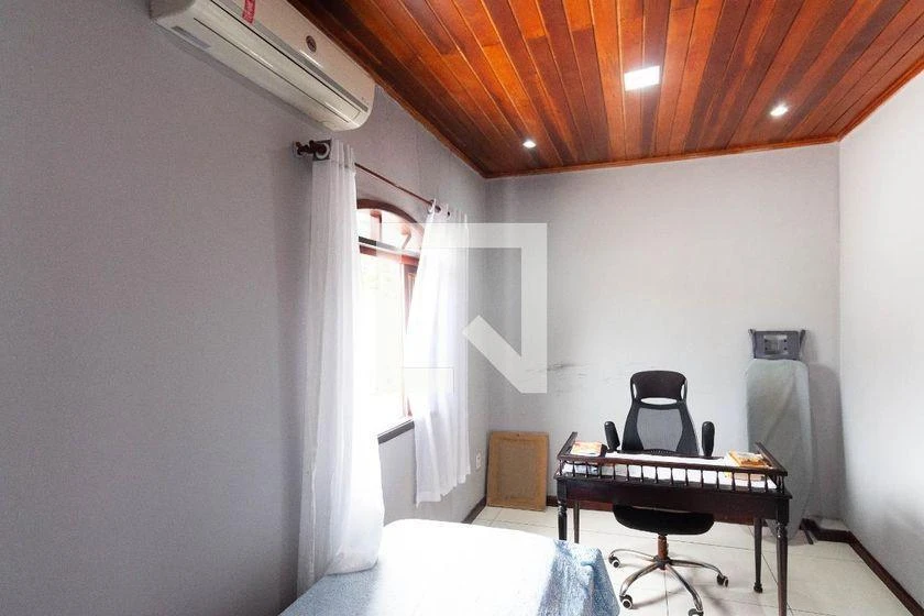 Casa de 5 quartos com espaço de home office — photo 31