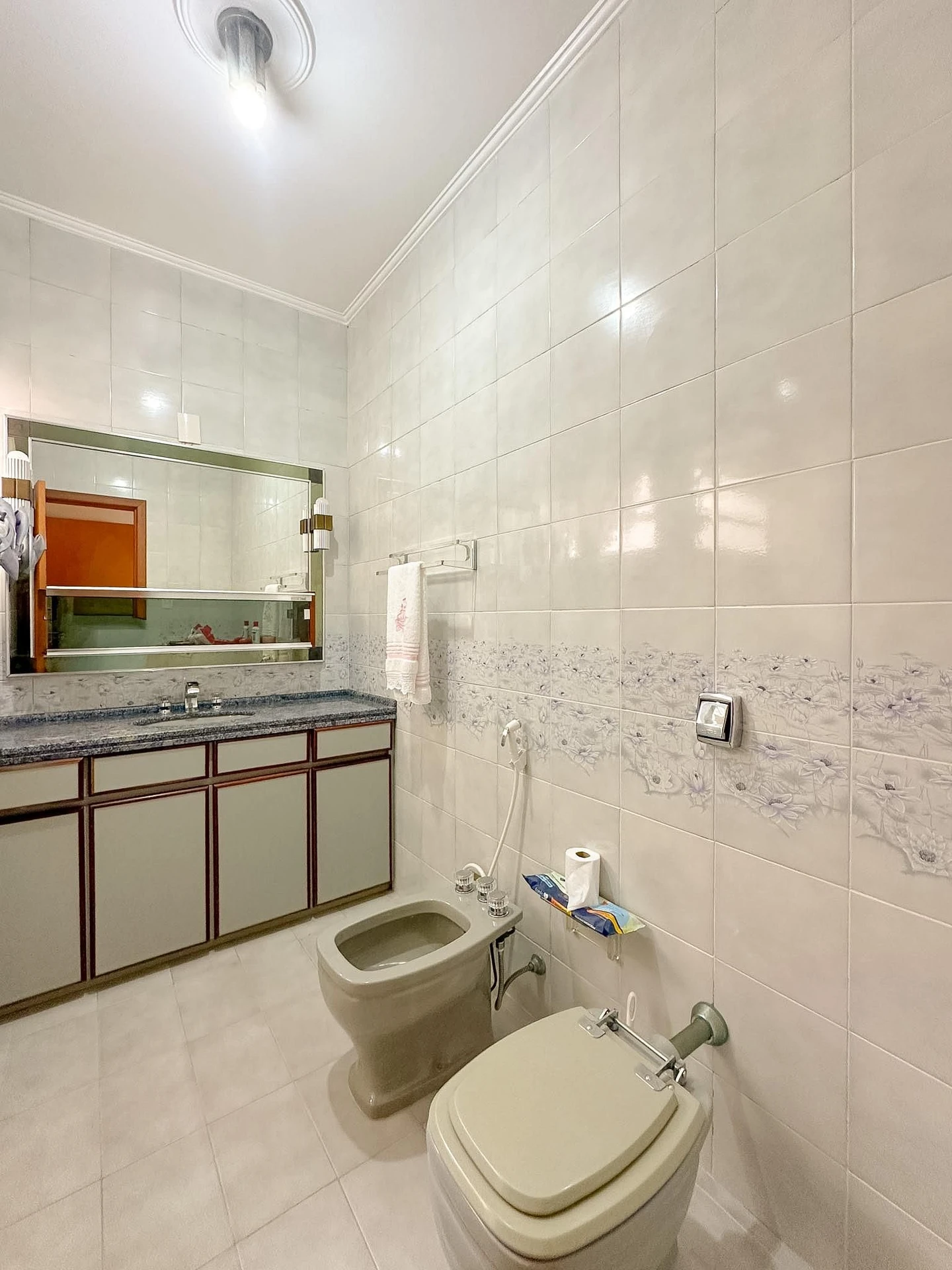 Furnished house, 250 m², with a bathtub — photo 70