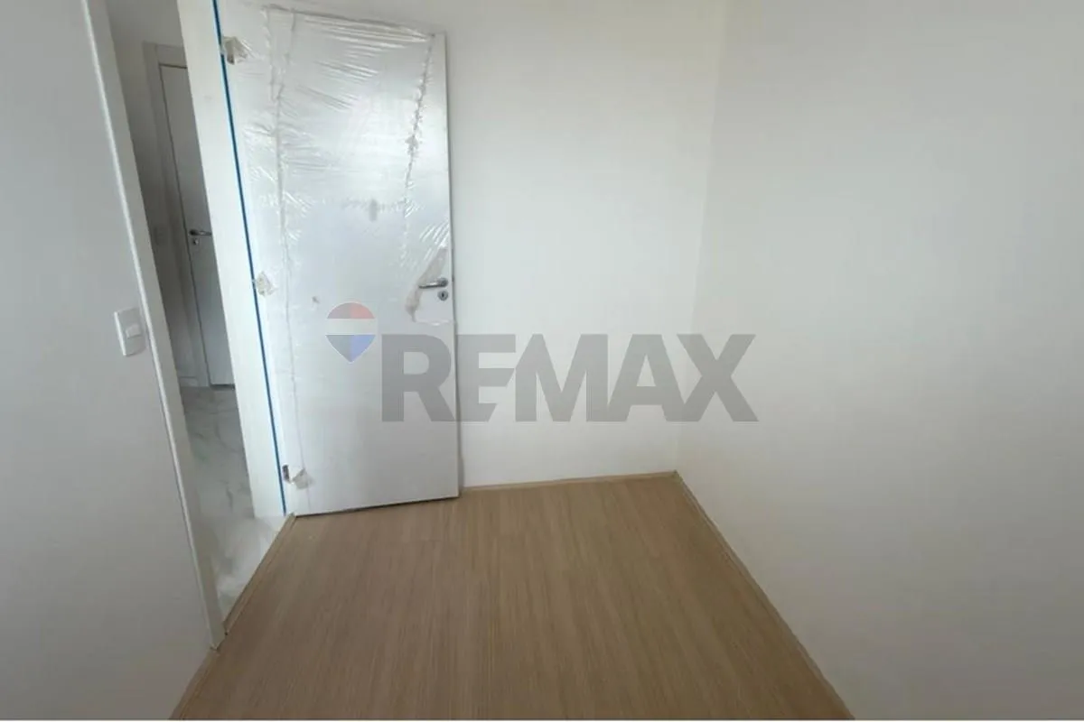 2-bedroom 40 m² apartment with a balcony on the 10th floor — photo 4