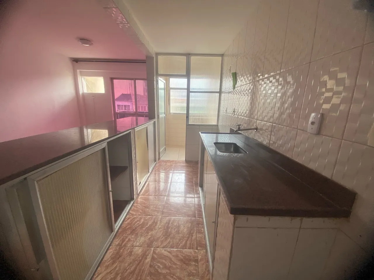 2-bedroom apartment in a building with a gym — photo 11