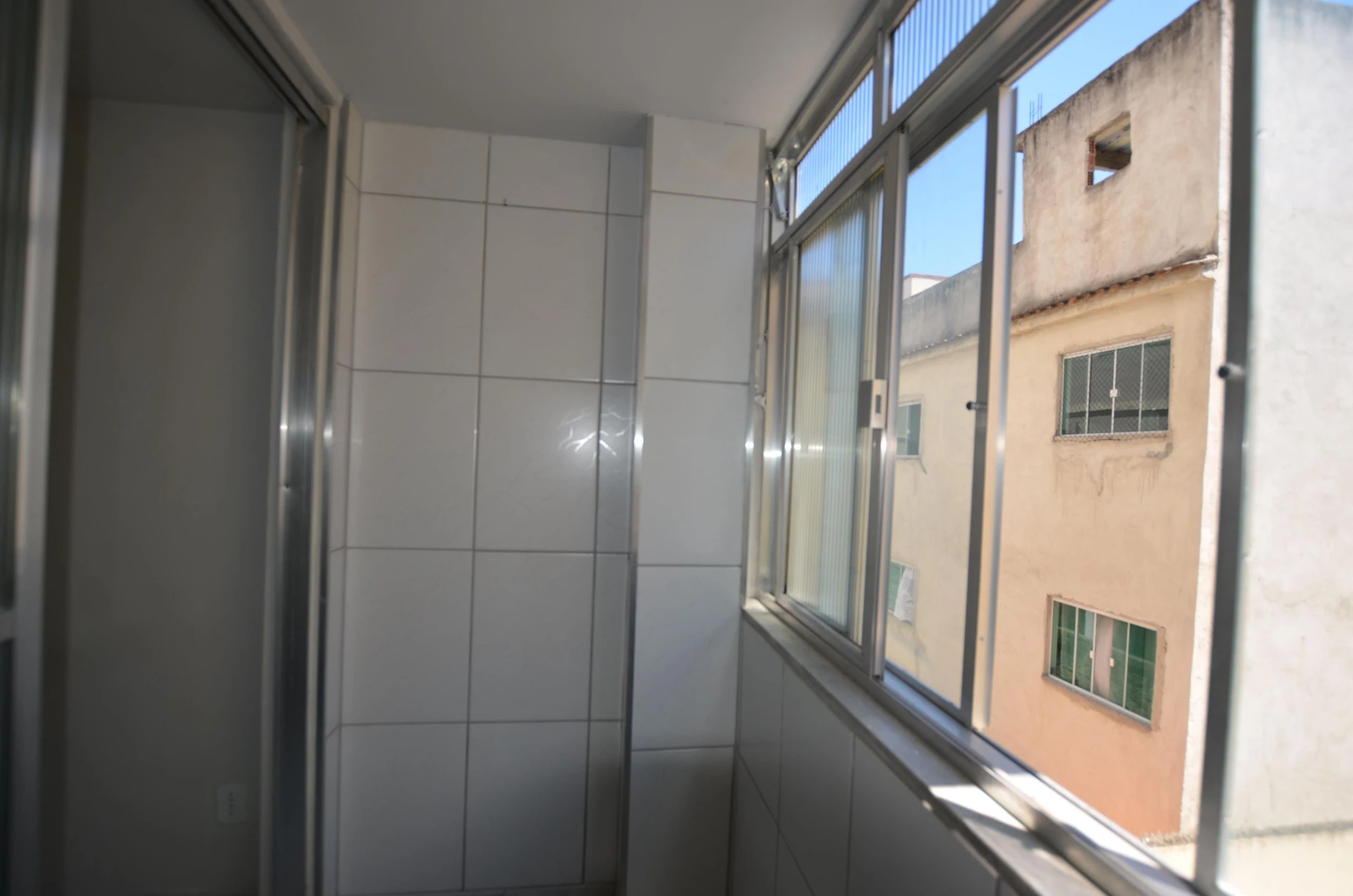 Apartamento sem mobília com cozinha separada e 2 quartos — photo 3