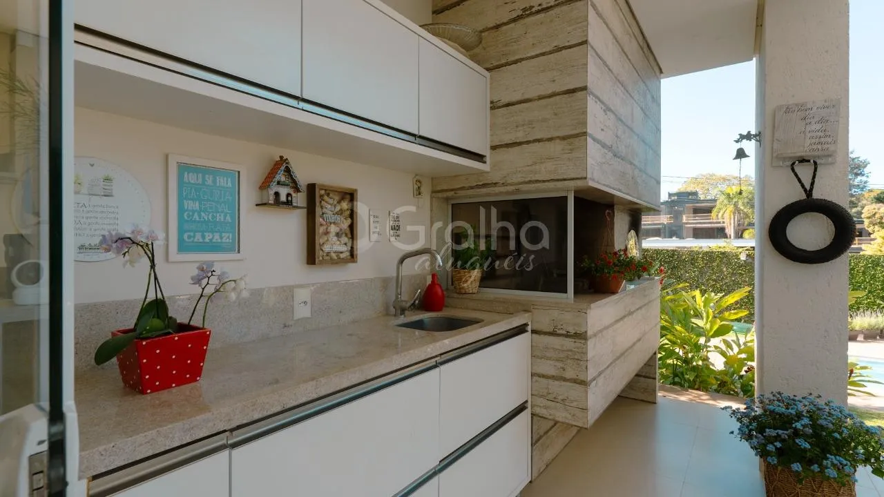 Меблированный дом: 5 спален с ванной и 730 м² — photo 2
