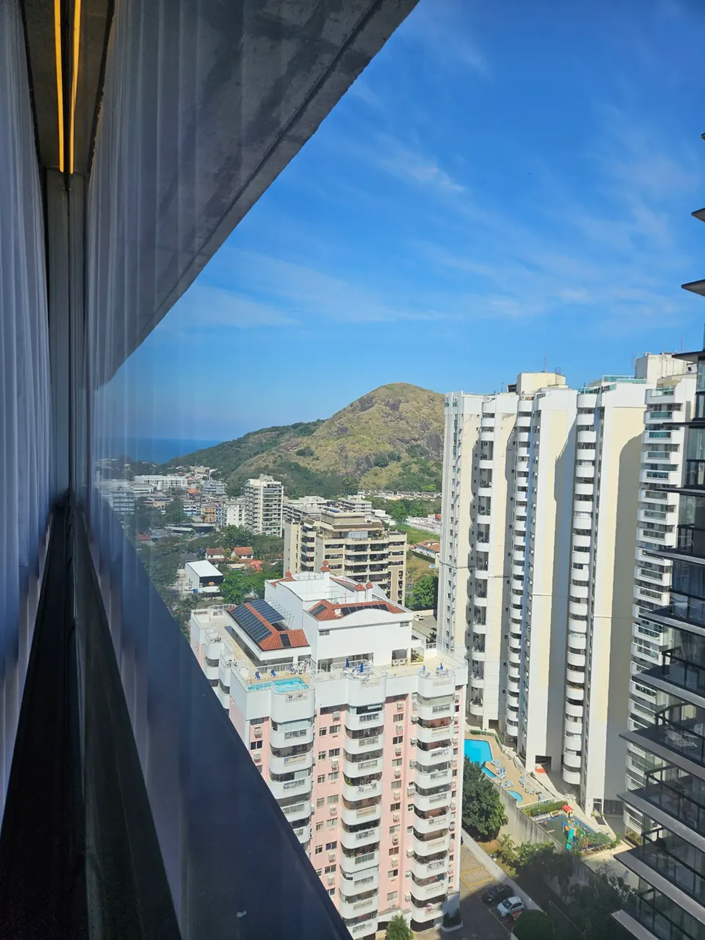 3-bedroom apartment with balcony and open kitchen — photo 30