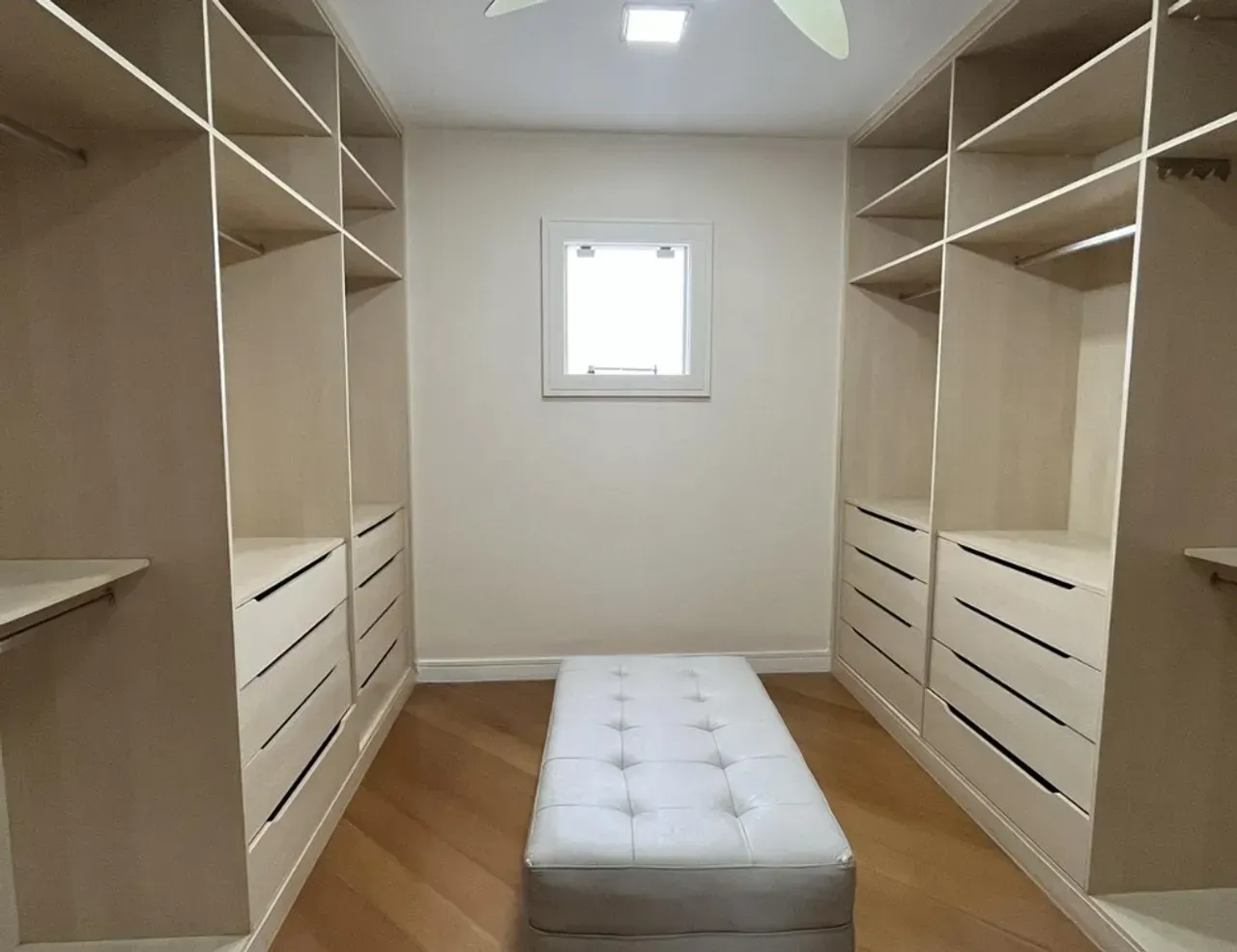 House with 5 bedrooms and 5 bathrooms, 830 m² — photo 18
