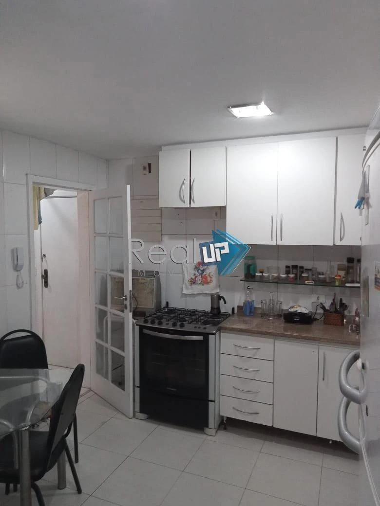 Apartamento com 4 quartos e varanda — photo 21