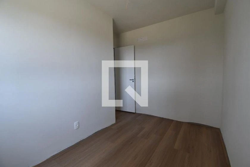 3-bedroom apartment with wood or laminate floors in Curitiba — photo 4