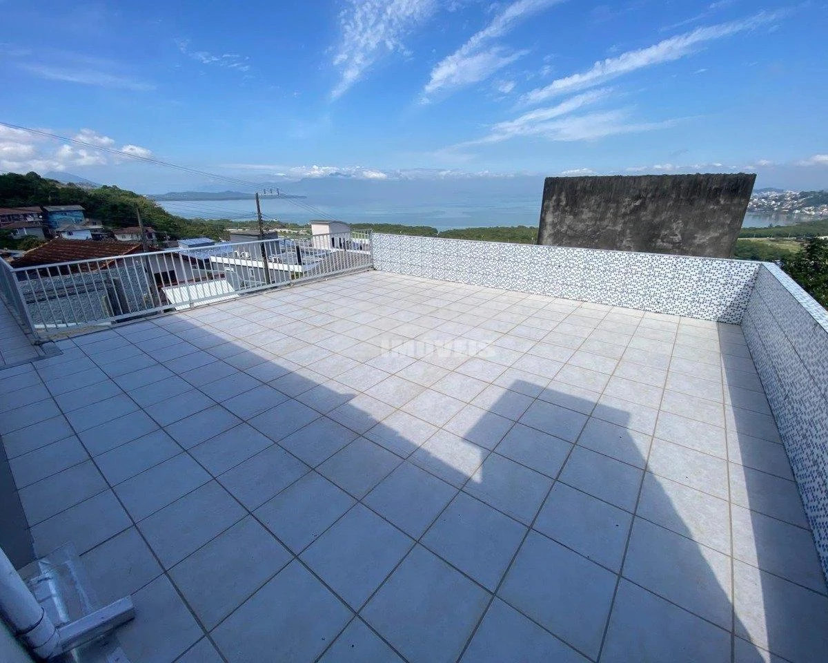 Water view in a 3-bedroom house, 173 m² — photo 7