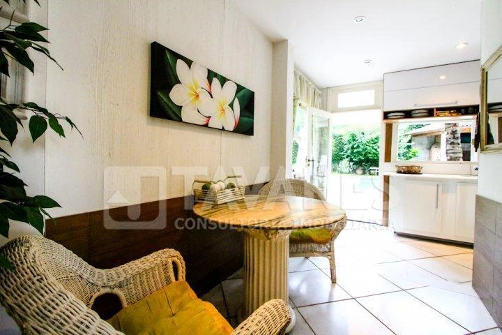 Furnished house with 6 bedrooms, 327 m² and 5 baths — photo 5