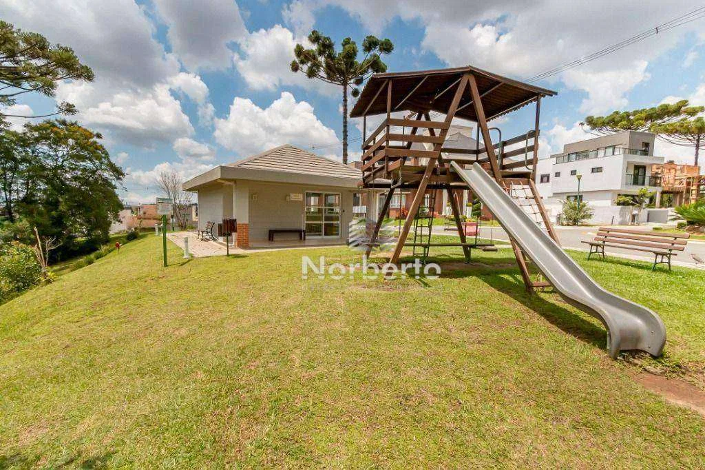 3-bedroom house with a bathtub in Curitiba — photo 24