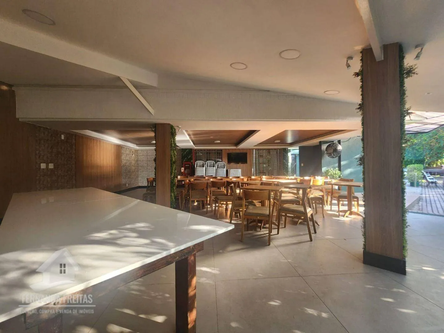 4-bedroom apartment with enclosed balcony and private garden — photo 89