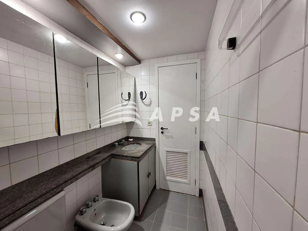 104 m² apartment with 2 bedrooms and 1 en-suite — photo 2