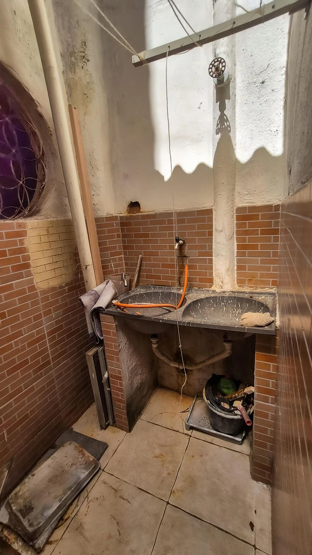 Невмебльована квартира з 2 спальнями та компактною кухнею — photo 17