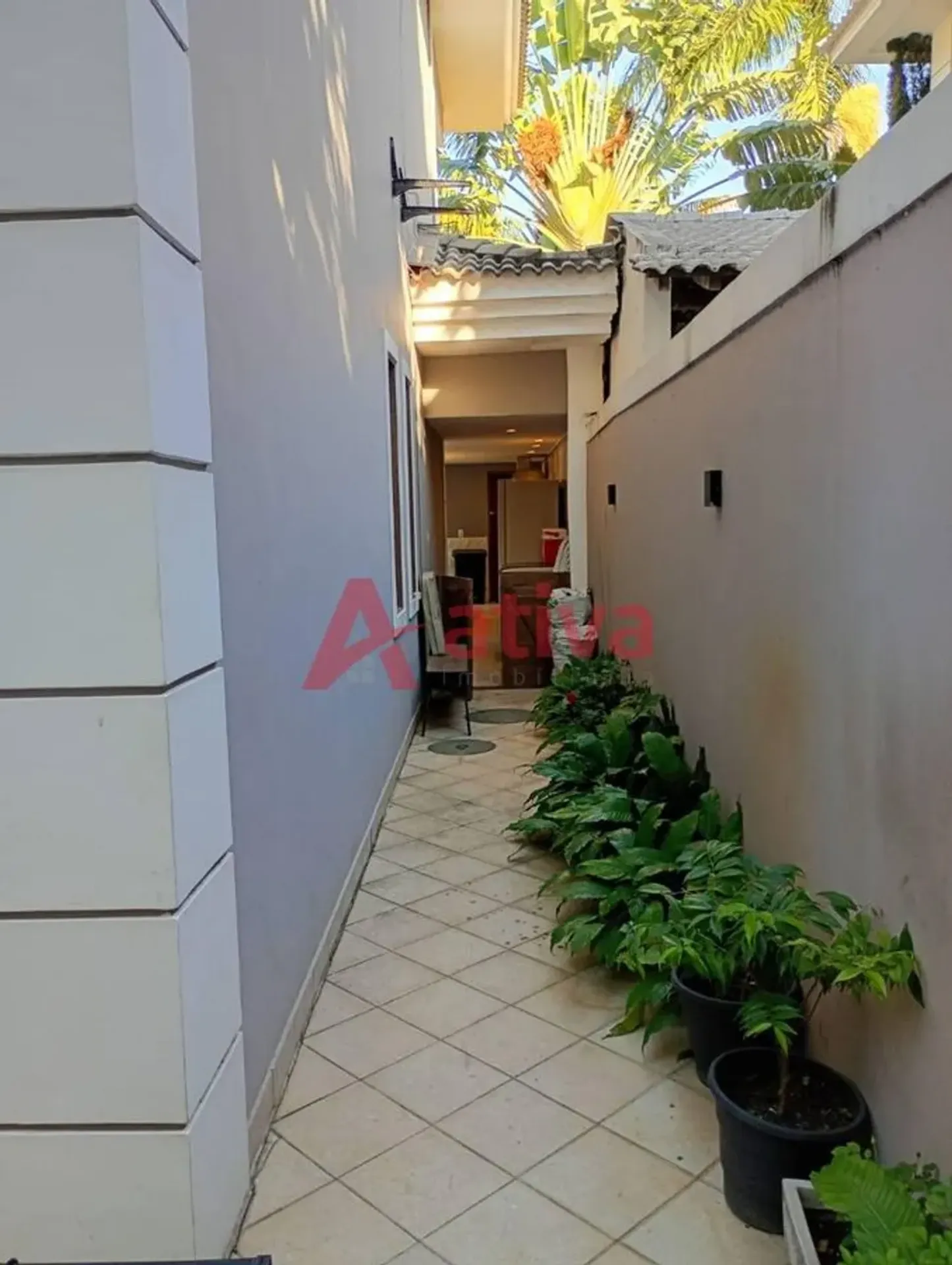 Furnished house with 4 bedrooms and 500 m² — photo 11
