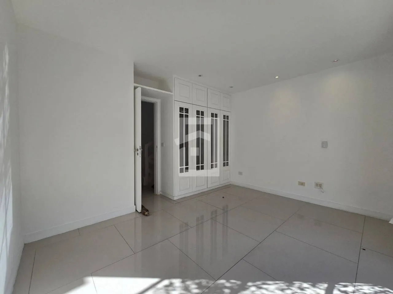 Triplex house with 4 bedrooms and 2 en-suites — photo 6