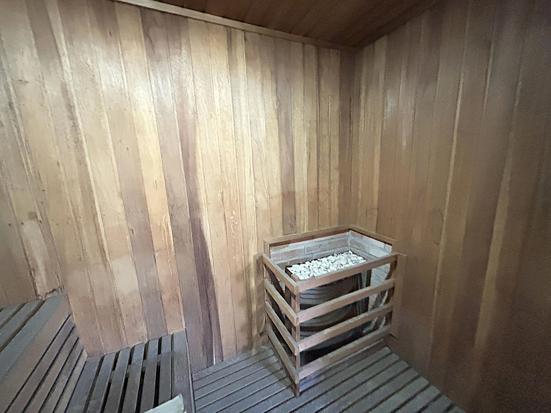 3-bedroom apartment in a building with a sauna — photo 36