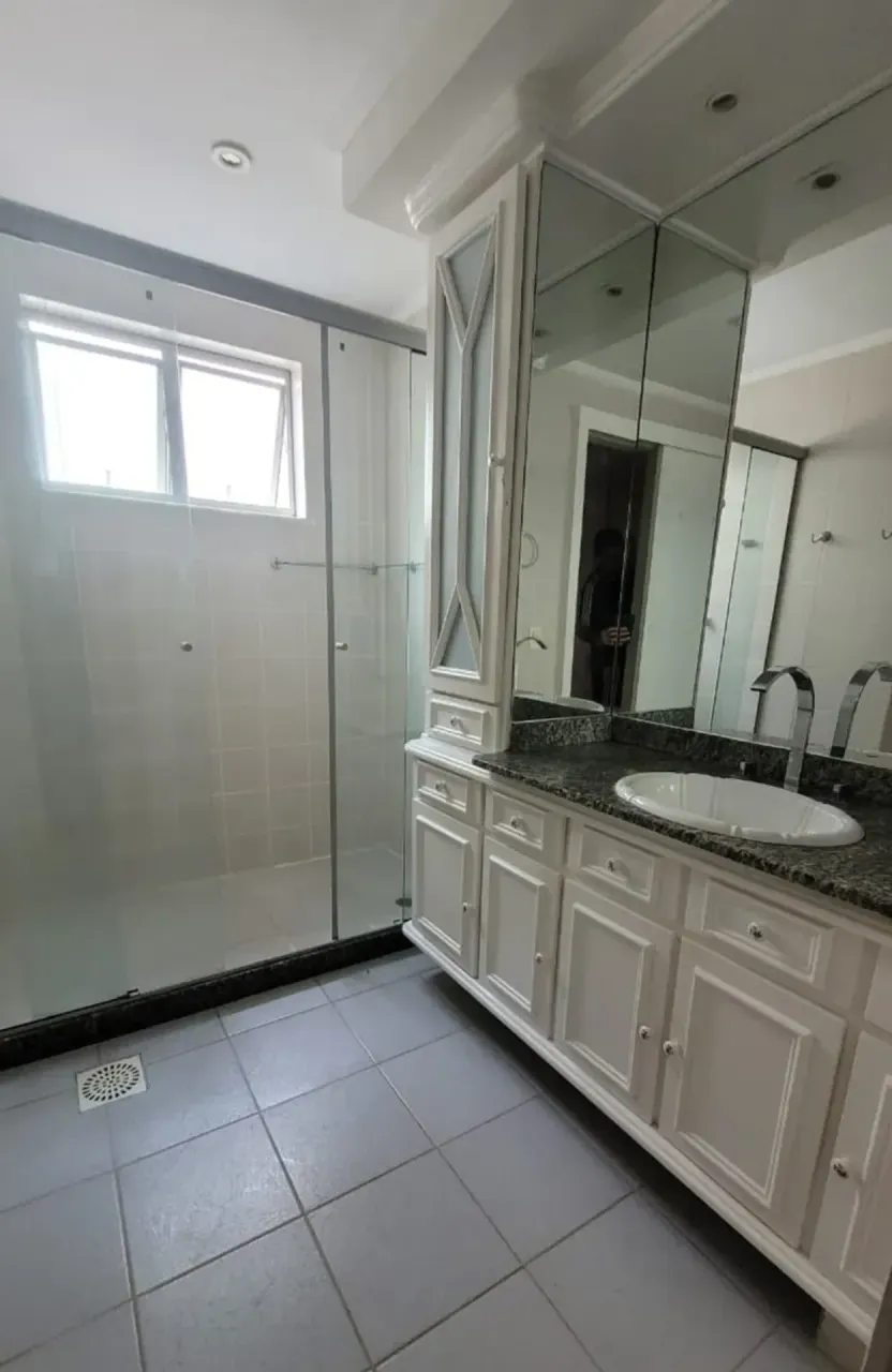 Unfurnished 3-bedroom apartment with 3 bathrooms — photo 2