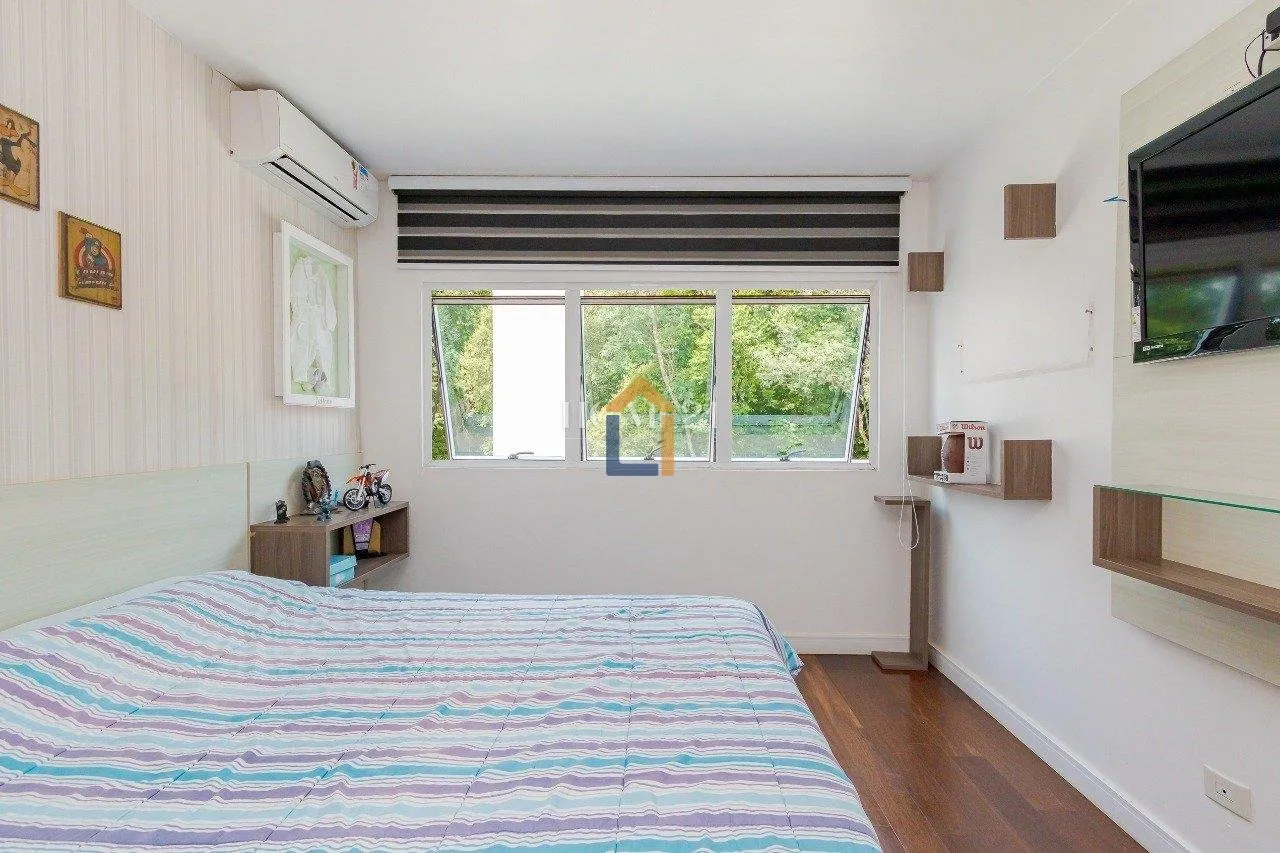 Furnished 470 m² house with 4 bedrooms and private garden — photo 60