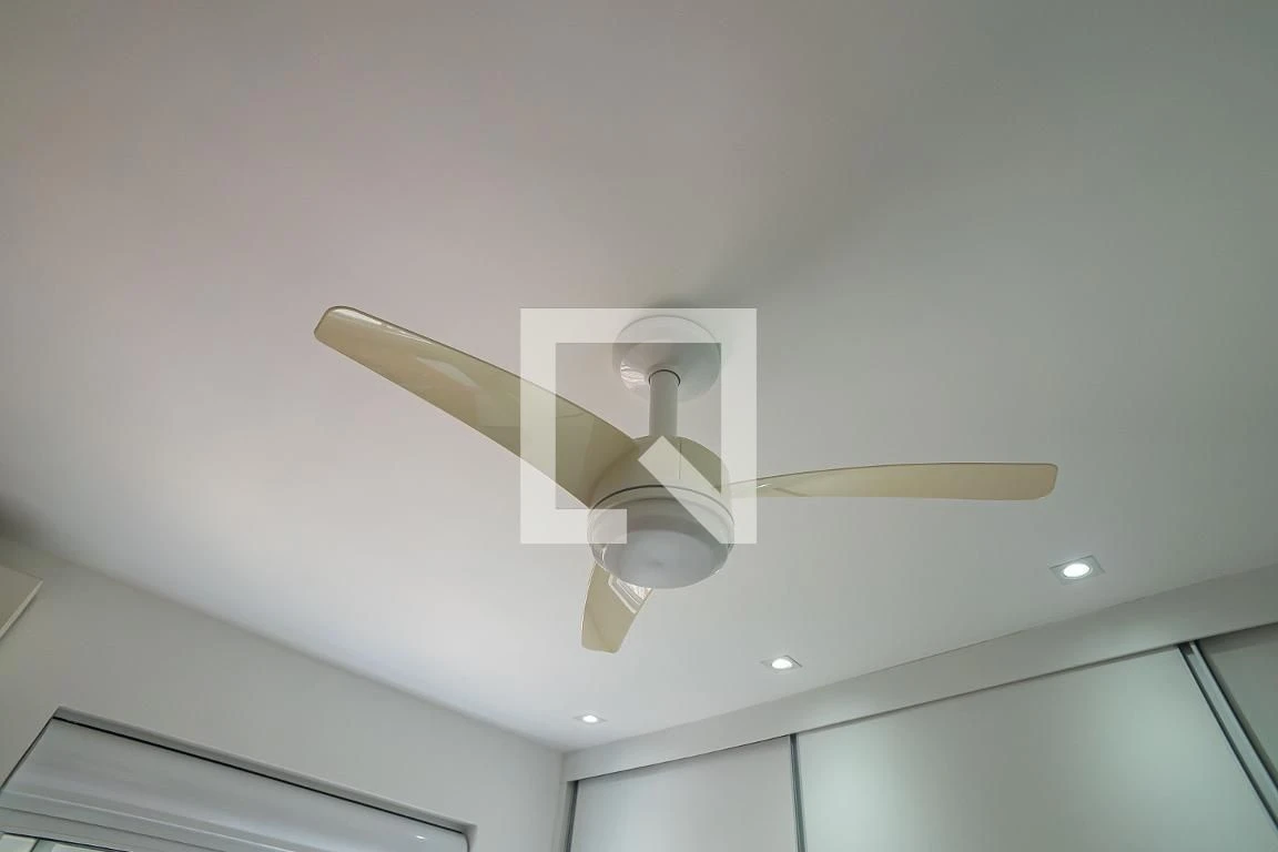 Furnished 2-bedroom apartment with en-suite bathrooms and open kitchen — photo 13